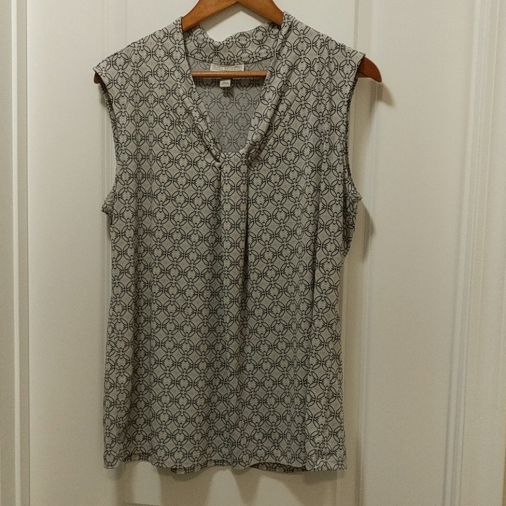 Dana Buchman print sleeveless knot front blouse